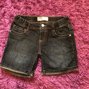 Lei 7 shorts